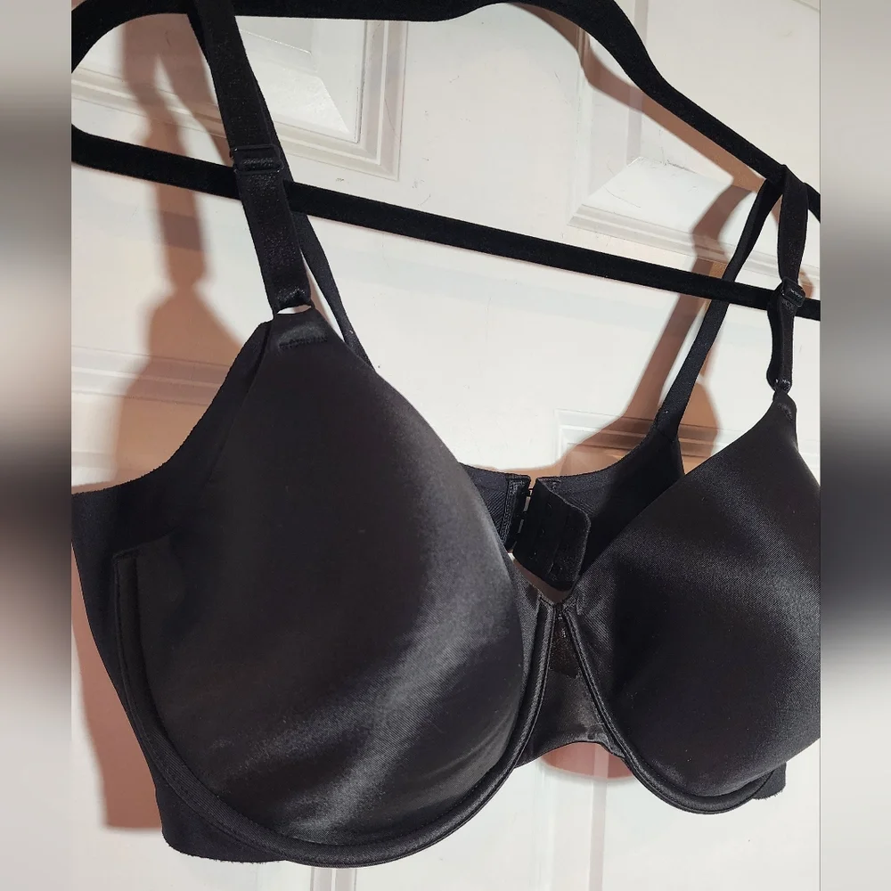 Olga By Warners Elegant Black Smoothing Underwire Women's Bra 40D - Picture 2 of 3